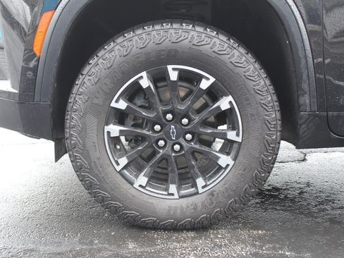 Used 2024 Chevrolet Traverse Z71 w/ Enhanced Driving Package AWD/4WD image 32