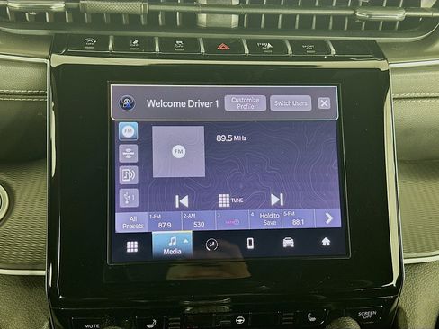 Used 2023 Jeep Grand Cherokee L Laredo AWD/4WD image 19