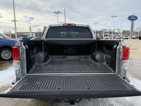 Used 2011 Toyota Tundra 4x4 CrewMax image 9