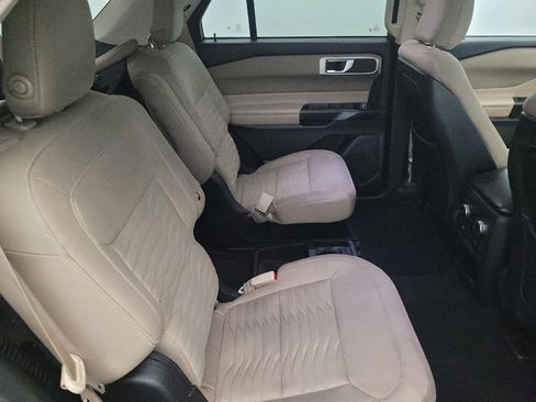 Used 2020 Ford Explorer XLT w/ Comfort Package image 19
