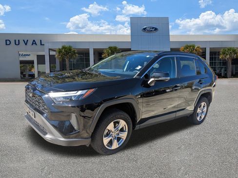 Used 2023 Toyota RAV4 XLE image 8