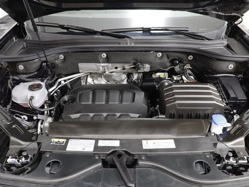 Used 2025 Volkswagen Atlas Cross Sport SE image 23