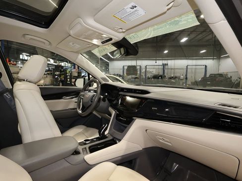 Certified 2024 Cadillac XT6 Premium Luxury image 28