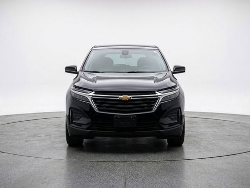 Used 2025 Chevrolet Equinox LT FWD image 2