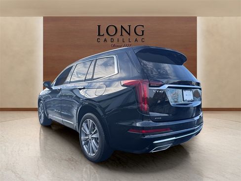 Certified 2022 Cadillac XT6 Premium Luxury w/ Technology Package image 3