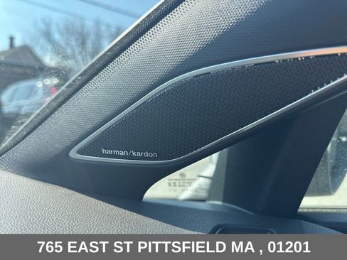 Used 2024 Volkswagen Golf R AWD/4WD image 13