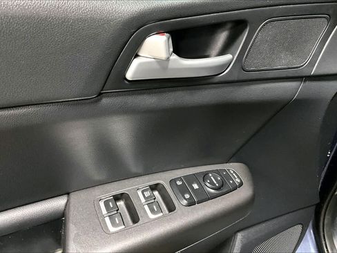 Used 2022 Kia Sportage Nightfall Edition image 31
