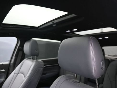 Used 2023 Buick Enclave Essence w/ Experience Buick Package FWD image 13