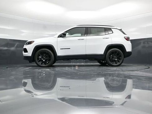 New 2026 Jeep Compass Latitude image 55
