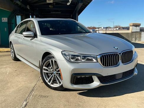 Used 2016 BMW 750i xDrive image 7