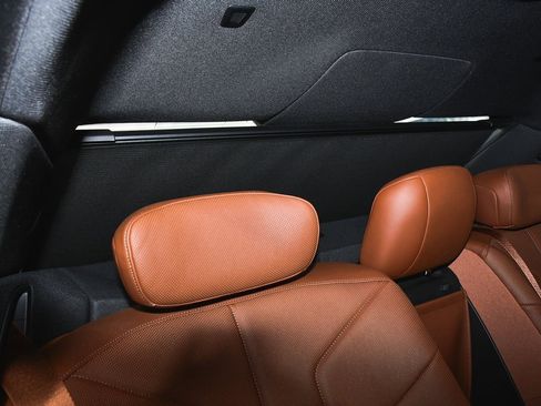 Used 2025 BMW 760i xDrive image 62