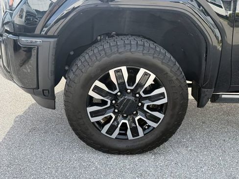 Used 2024 GMC Sierra 2500 Denali Ultimate AWD/4WD image 4
