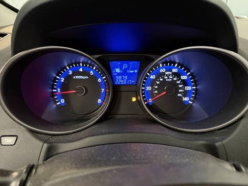 Used 2010 Hyundai Tucson GLS w/ Popular Equipment Pkg 2 FWD image 37