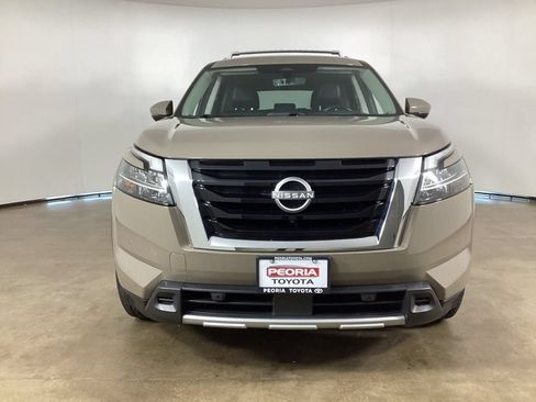 Used 2023 Nissan Pathfinder Platinum w/ Cargo Package AWD/4WD image 3