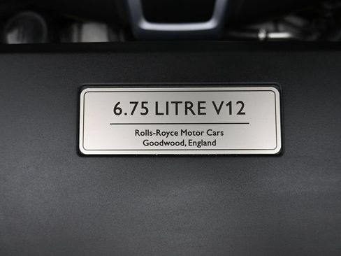 Used 2021 Rolls-Royce Cullinan Black Badge AWD/4WD image 33