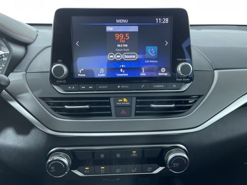 Used 2025 Nissan Altima 2.5 SR AWD/4WD image 18