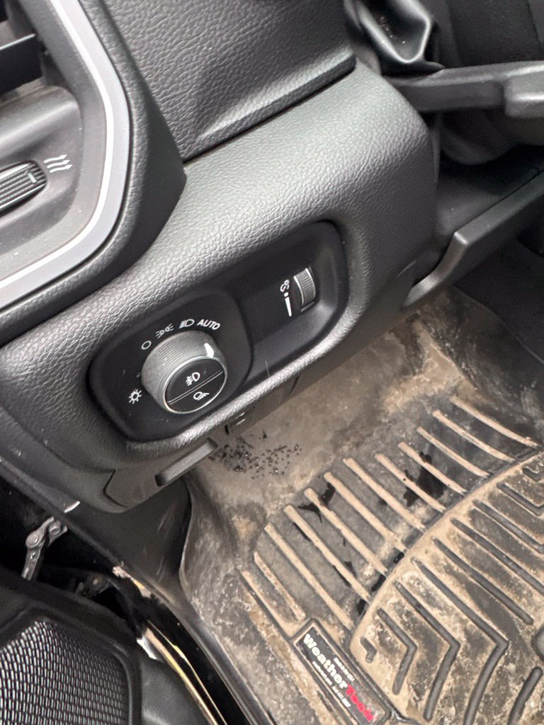 Used 2023 RAM 1500 Big Horn AWD/4WD image 12