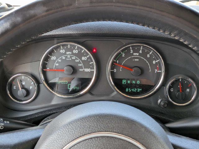 Used 2017 Jeep Wrangler Unlimited Sahara w/ Connectivity Group AWD/4WD image 25