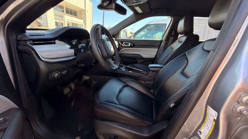 Used 2024 Jeep Compass Limited AWD/4WD image 5