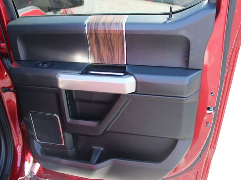 Used 2019 Ford F150 Lariat w/ Equipment Group 502A Luxury AWD/4WD image 15