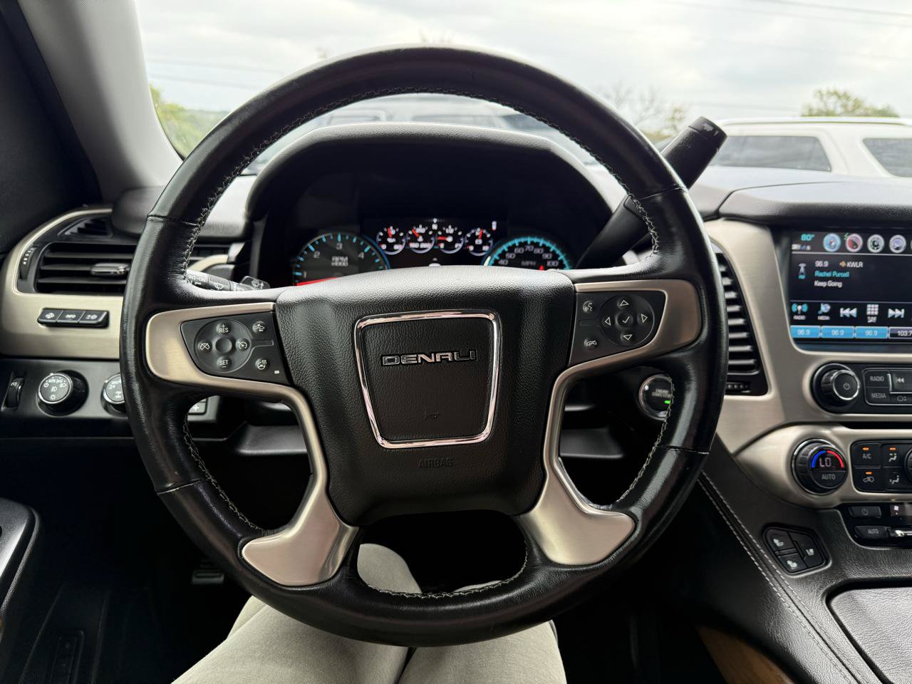 Used 2020 GMC Yukon XL Denali w/ Open Road Package AWD/4WD image 27