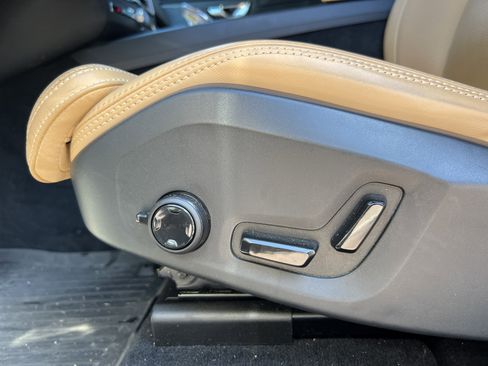 Used 2023 Volvo XC60 B5 Ultimate w/ Climate Package image 38