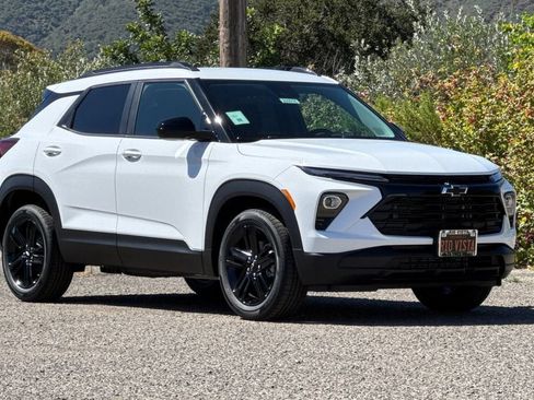 New 2026 Chevrolet TrailBlazer LT w/ Convenience Package FWD image 2