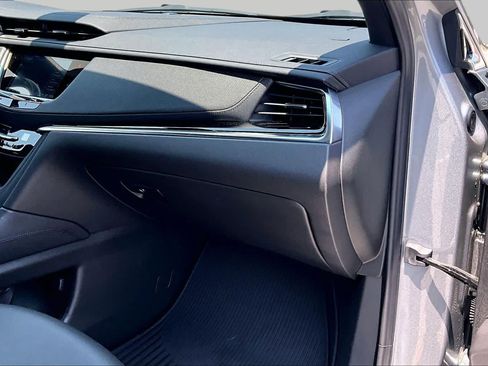 Used 2025 Cadillac XT6 Luxury FWD image 19