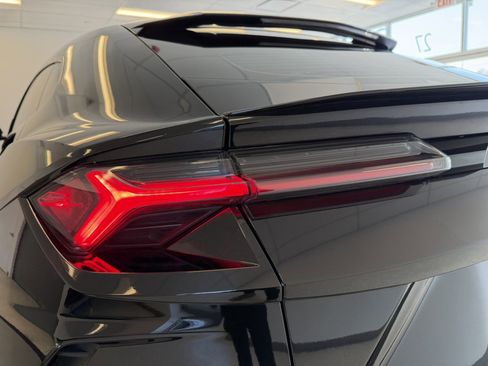 Used 2022 Lamborghini Urus image 64