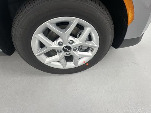 New 2025 Kia Soul LX image 9