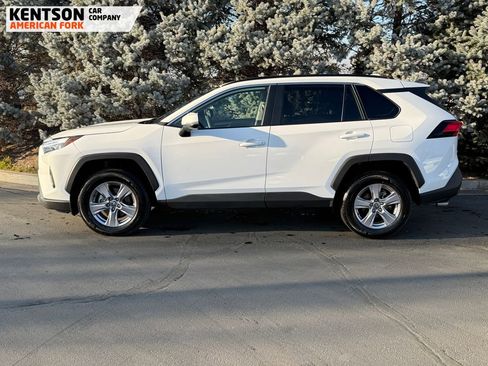 Used 2025 Toyota RAV4 XLE image 4