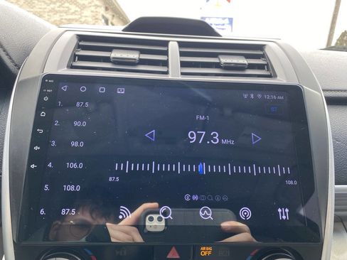 Used 2012 Toyota Camry XLE w/ Leather Pkg image 25