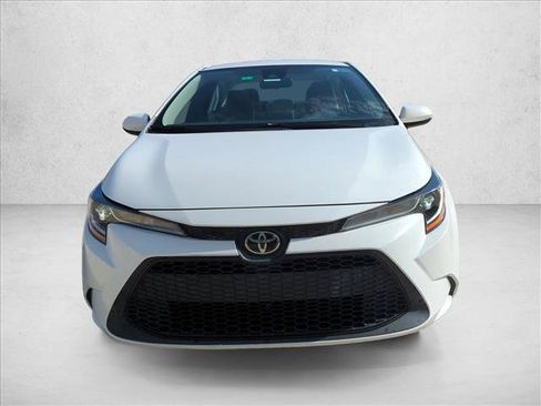 Used 2020 Toyota Corolla LE FWD image 2