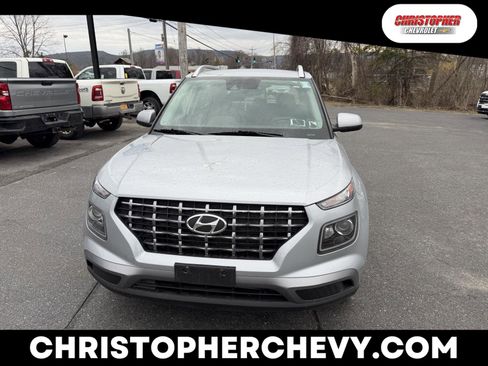 Used 2021 Hyundai Venue SEL image 1