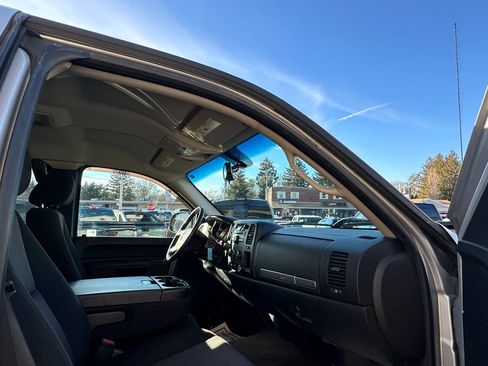 Used 2010 Chevrolet Silverado 1500 LT w/ Power Pack Plus image 13