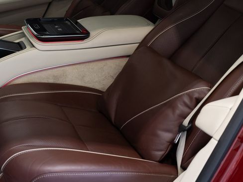 Used 2021 Mercedes-Benz Maybach GLS 600 4MATIC image 26