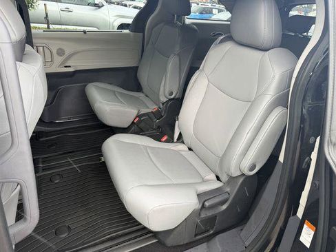 Certified 2023 Toyota Sienna XLE image 23