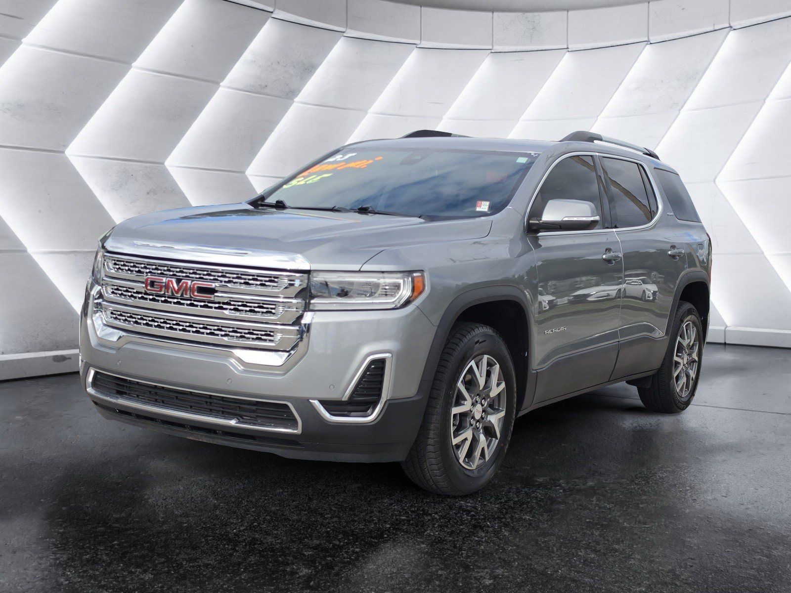 Used 2023 GMC Acadia SLE w/ Driver Convenience Package FWD image 6