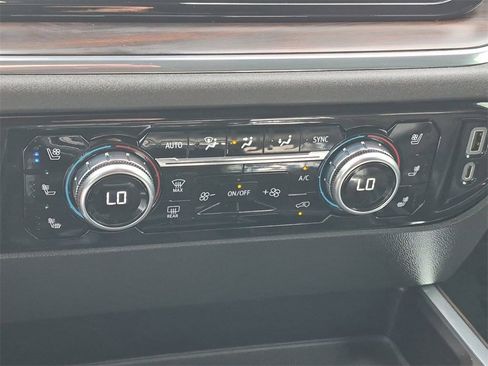 Used 2023 GMC Sierra 1500 SLT w/ SLT Premium Package image 18