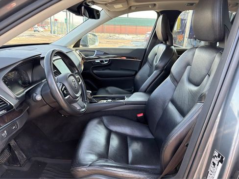 Used 2017 Volvo XC90 T6 Momentum w/ Vision Package image 10