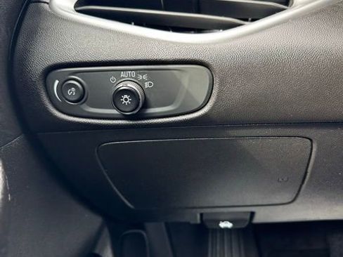 Used 2023 Chevrolet Malibu LT image 30