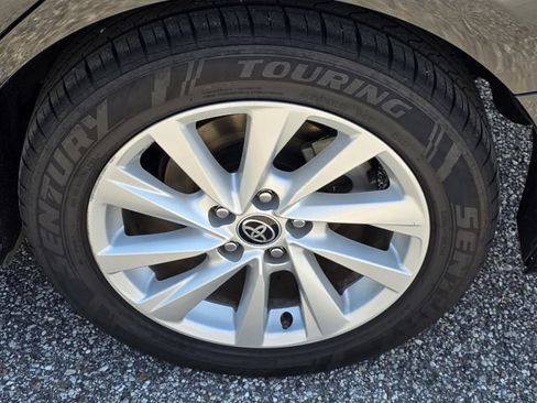 Used 2022 Toyota Camry LE FWD image 30