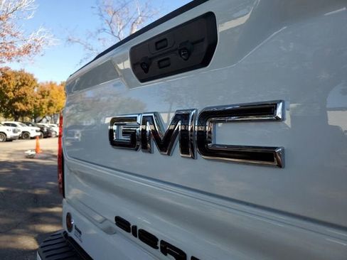 New 2026 GMC Sierra 1500 AT4 w/ Technology Package AWD/4WD image 7