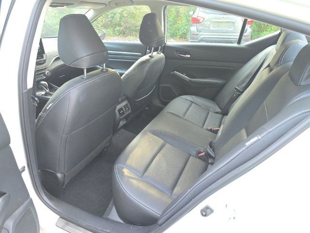 Used 2024 Nissan Altima 2.5 SL FWD image 12