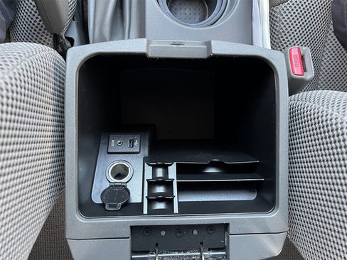 Used 2015 Nissan Frontier SV image 20