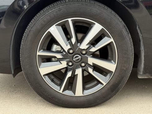 Used 2025 Nissan Versa SV FWD image 13