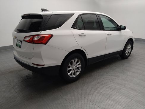 Used 2018 Chevrolet Equinox LS FWD image 10