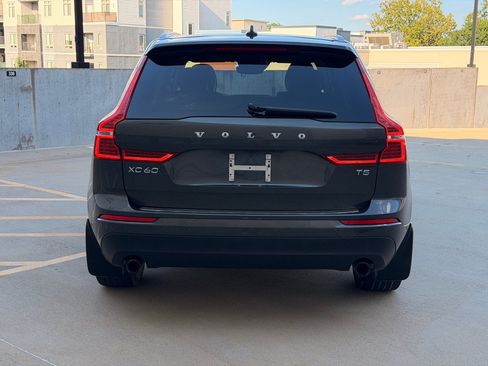 Used 2019 Volvo XC60 T5 Momentum w/ Premium Package FWD image 4