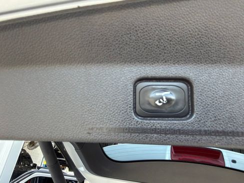 Used 2015 Ford Explorer XLT w/ Equipment Group 202B AWD/4WD image 14