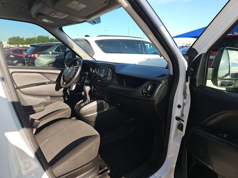 Used 2021 RAM ProMaster City Tradesman FWD image 11